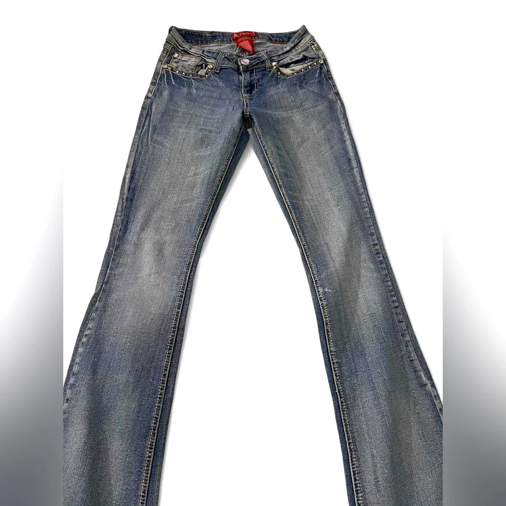 RED RIVET - Picture 2 of 6